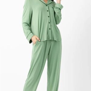 Cozy Earth Women’s Bamboo Stretch-Knit Long Sleeve Pajama Set Green (fern) Small